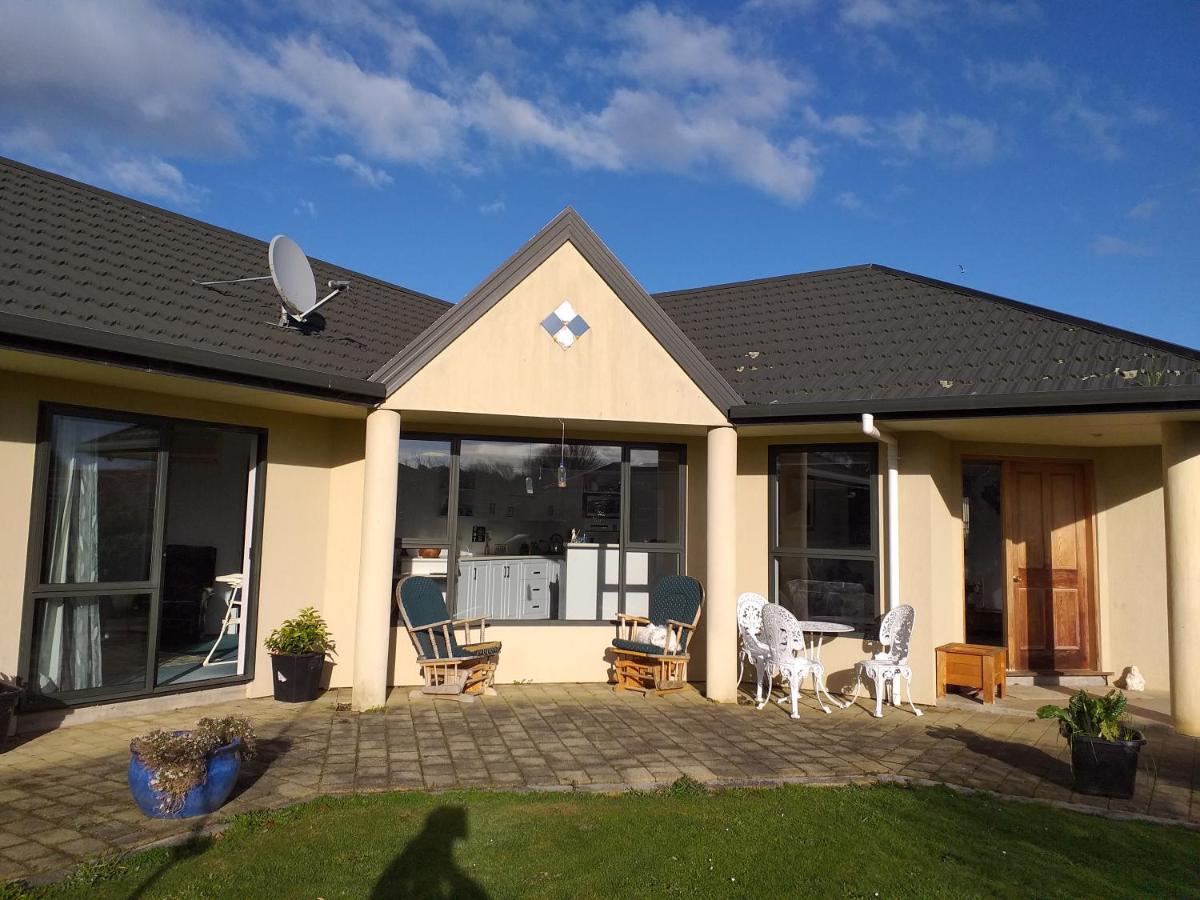 My Place Bnb Tuatapere Exteriör bild